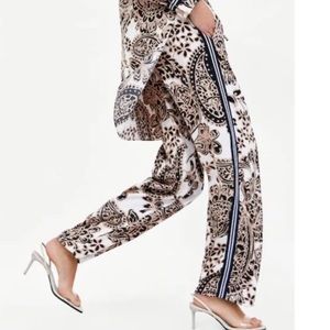 NWOT ZARA Printed Trousers 0435